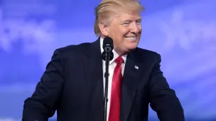 Donald Trump taler på Conservative Political Action Conference (CPAC) i National Harbor, Maryland i 2017