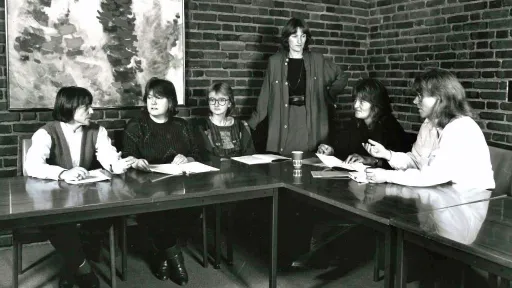 Møte i Sekretariatet for kvinneforskning. F.v. Tamar Bermann, Gro Hanne Aas, Randi Borgen, Aina Schiøtz, Guro Helgerud og Bjørg Åse Sørensen. Eier: Kilden