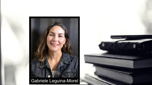 Portrettfoto av Gabriele Leguina-Morel mot bakgrunn med en bunke bøker og en penn på et skrivebord