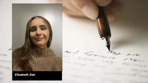 Portrett av Elisabeth Stai mot en bakgrunn av en hånd som skriver