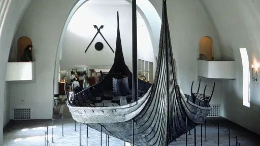 Osebergskipet i Vikingskipmuseet på Bygdøy i Oslo