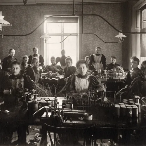 Kvinnelige arbeidere ved Ericssons telefon fabrikk i Stockholm