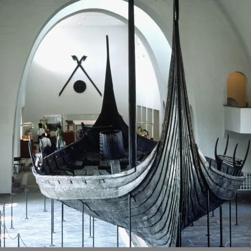 Osebergskipet i Vikingskipmuseet på Bygdøy i Oslo