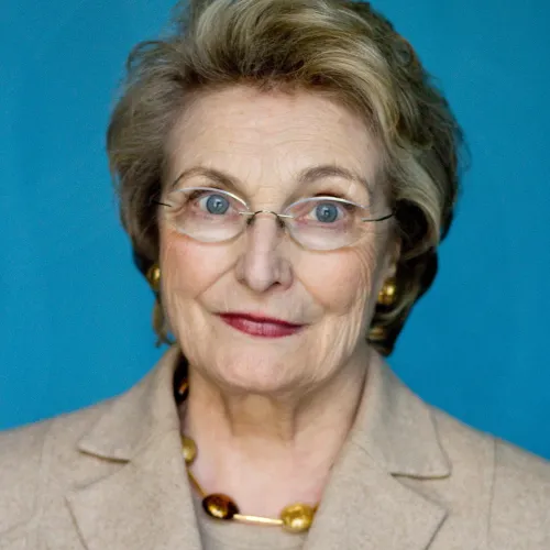 Portrett av Helga Hernes.