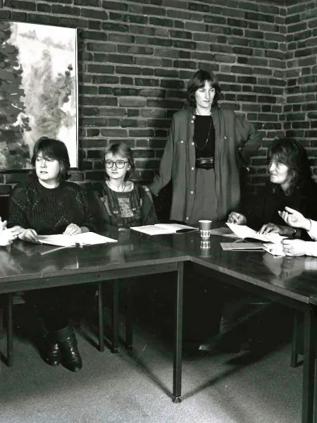 Møte i Sekretariatet for kvinneforskning. F.v. Tamar Bermann, Gro Hanne Aas, Randi Borgen, Aina Schiøtz, Guro Helgerud og Bjørg Åse Sørensen. Eier: Kilden