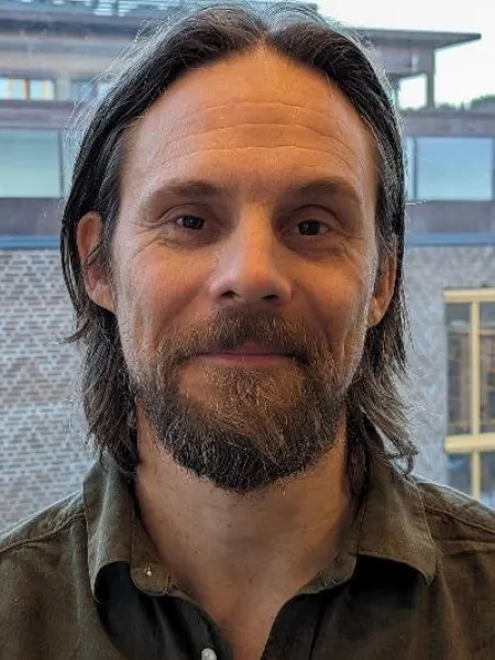 Portrett av Jonas Jakobsen, førsteamanuensis ved UiT