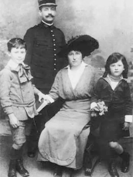 Familien Weil, med Simone helt til venstre, fotografert i 1916.