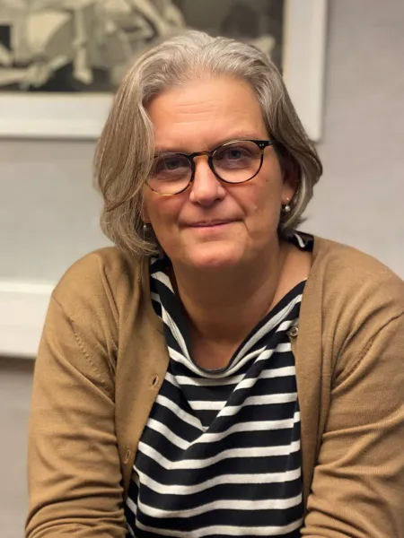 Portrettfoto av Inger Skjelsbæk, professor ved STK, UiO og PRIO