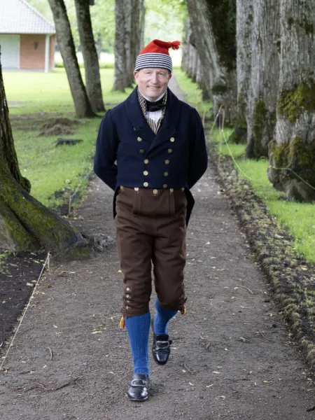 Bjørn Sverre Hol Haugen i «Rekonstruert mannsbunad 1814»